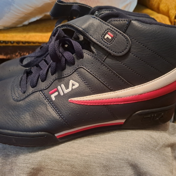 Fils - Picture 3 of 6